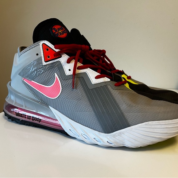 Nike LEBRON 18 LOW Bugs VS Marvin SPACE JAM Mens  CV7562-005 Sz 13 space jam - Picture 5 of 9